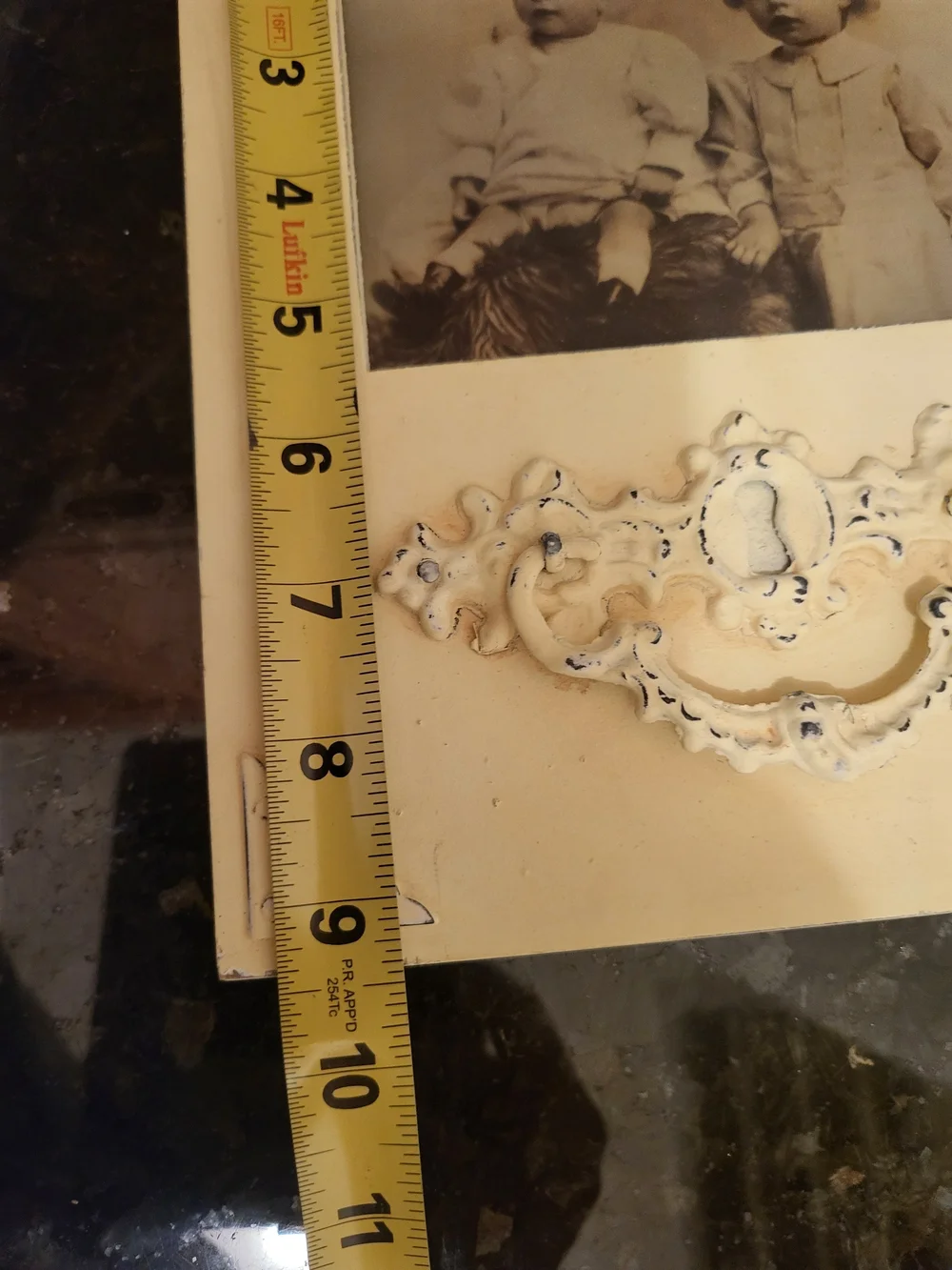 Vintage-Inspired Ornate Distressed Cream Decorative Photo Frame